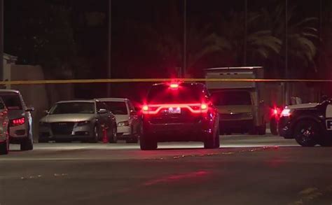 Police officer shoots, kills man in southeast Las Vegas 